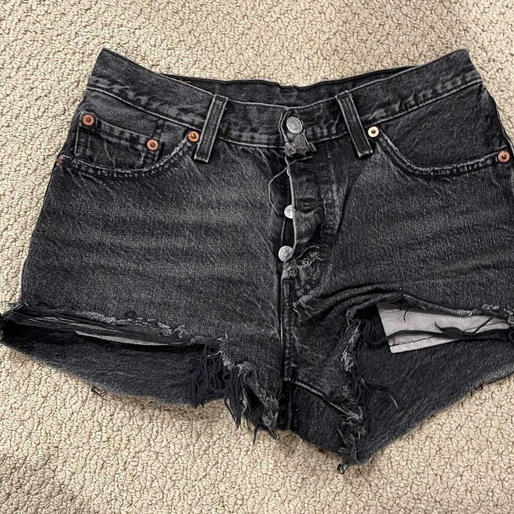 Levi 501 black denim shorts size 25